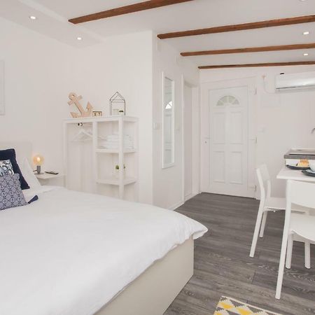 Studio Apartment Skatula Skradin Eksteriør billede
