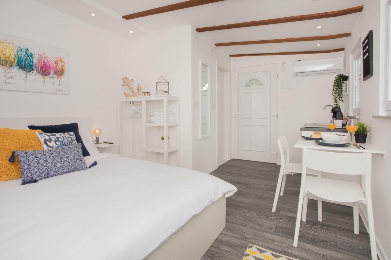 Studio Apartment Skatula Skradin Eksteriør billede
