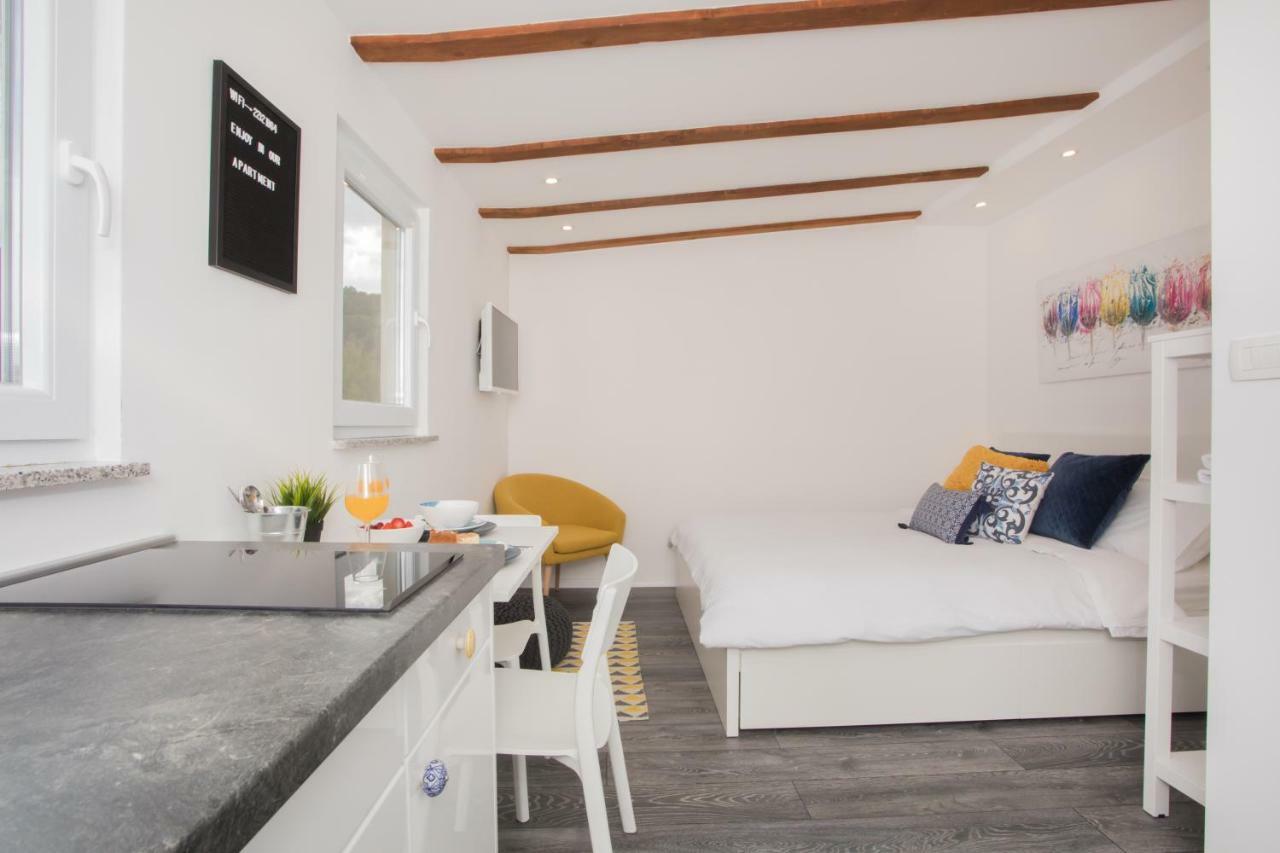 Studio Apartment Skatula Skradin Eksteriør billede